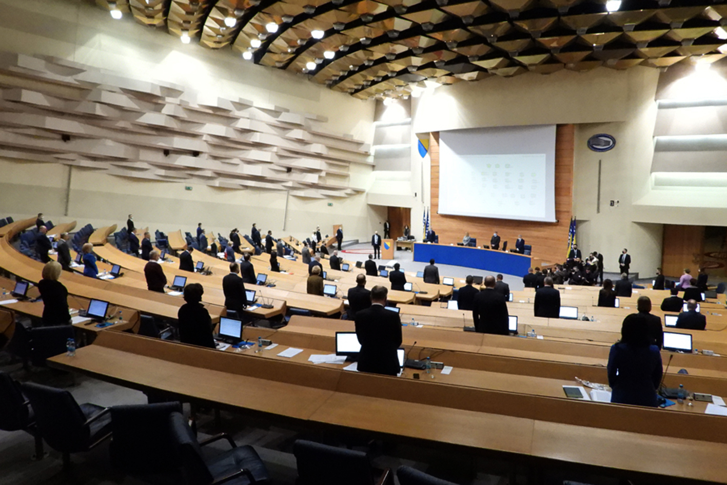 Usvojena inicijativa Denisa Zvizdića za hitnu nabavku Covid vakcina